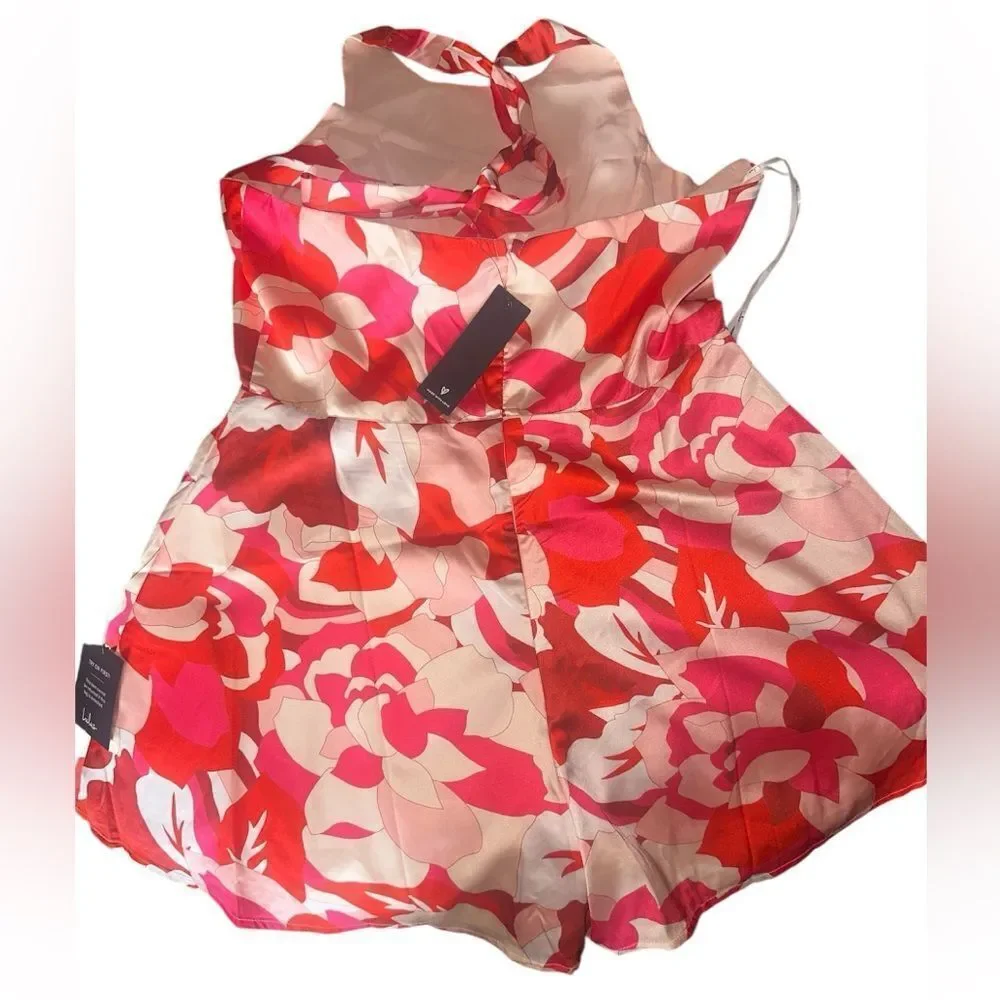 Lulu’s Satin Pink, Red and White Floral Halter Neck Romper. Size L. NWT